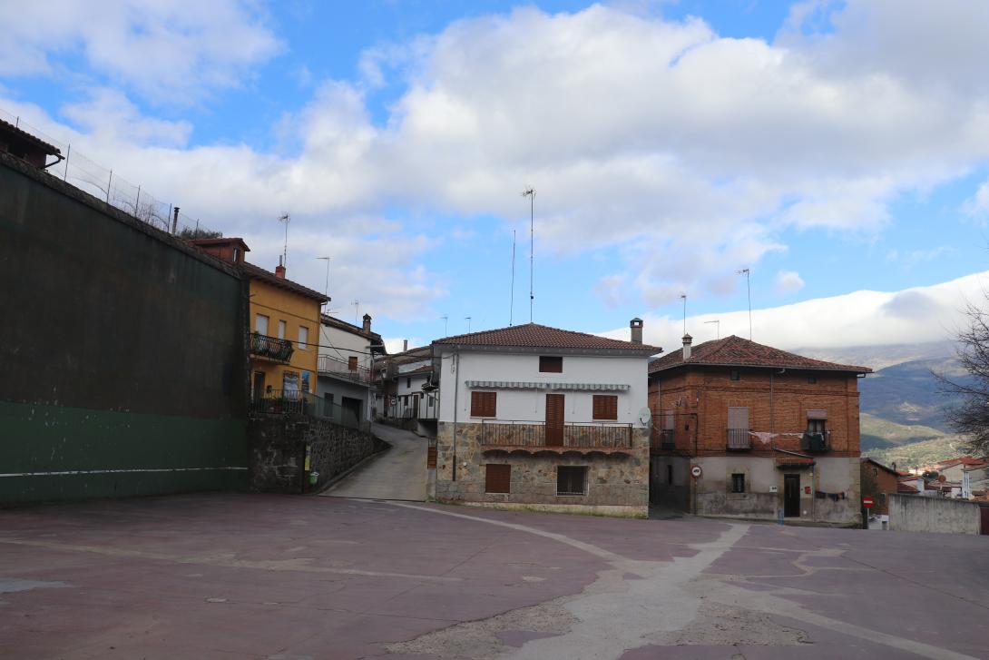 Frontón de Santa Cruz