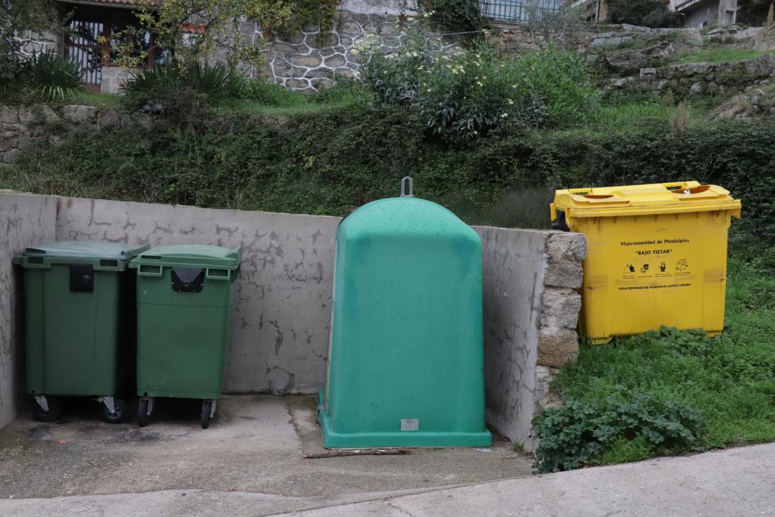 Contenedores de basura en Cuevas