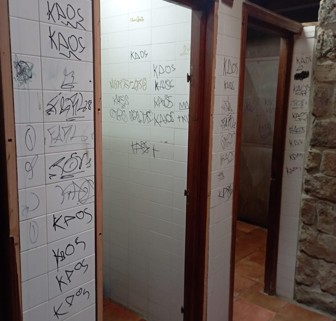 Baños La Villa vandalizados